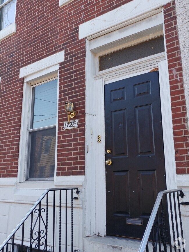 Building Photo - 1728 S 19th St