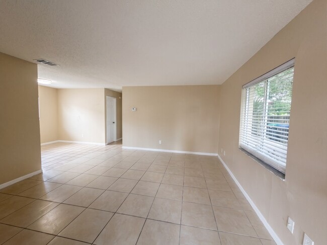 Photo - 5523 Lehigh Ave (Orlando, FL) Apartment