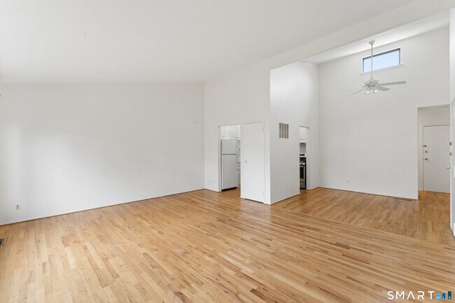 Building Photo - 82 Olcott Way