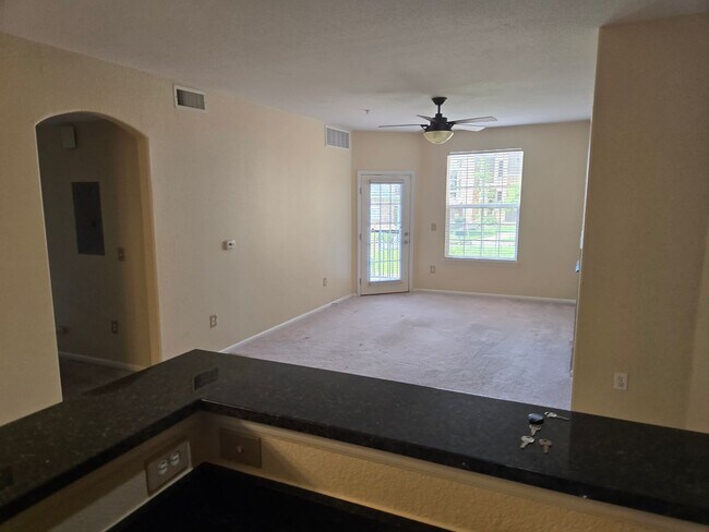 Foto del edificio - Beautiful 2 Bed, 2 bath condo