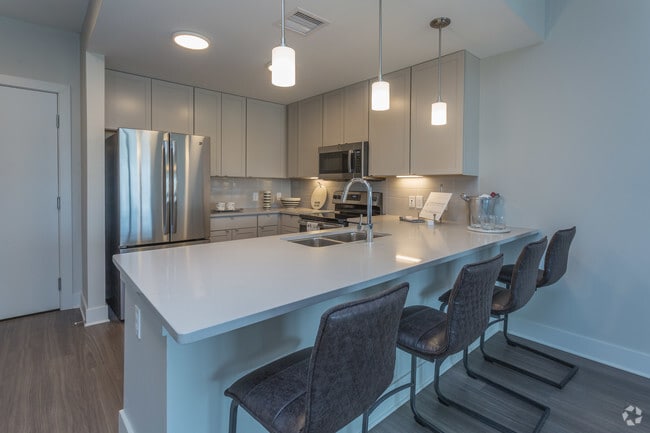 Interior Photo - 4th & Park