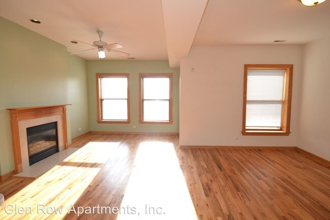 Building Photo - 4025-976 N Sheridan Rd