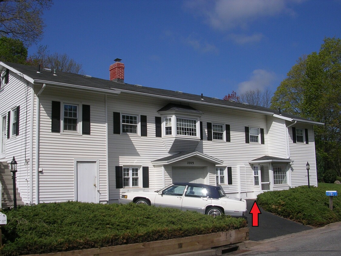 Front of House With Private Outdoor Entrance - 1009 King Rd