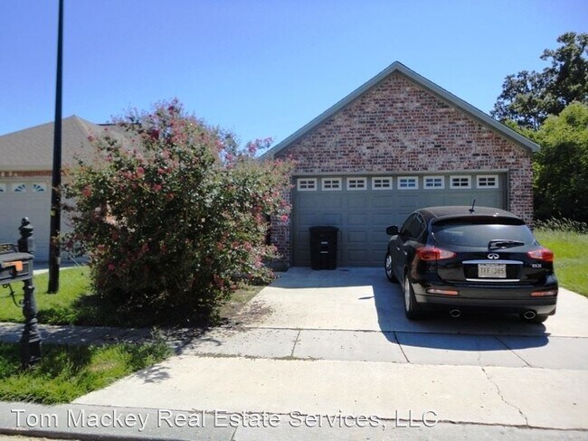 Building Photo - 3 br, 2 bath House - 3824 SUMMERVILLE AVE.