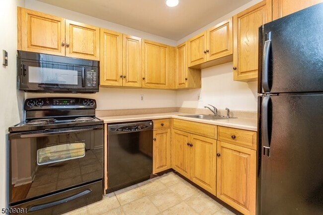 Building Photo - 342 Potomac Dr