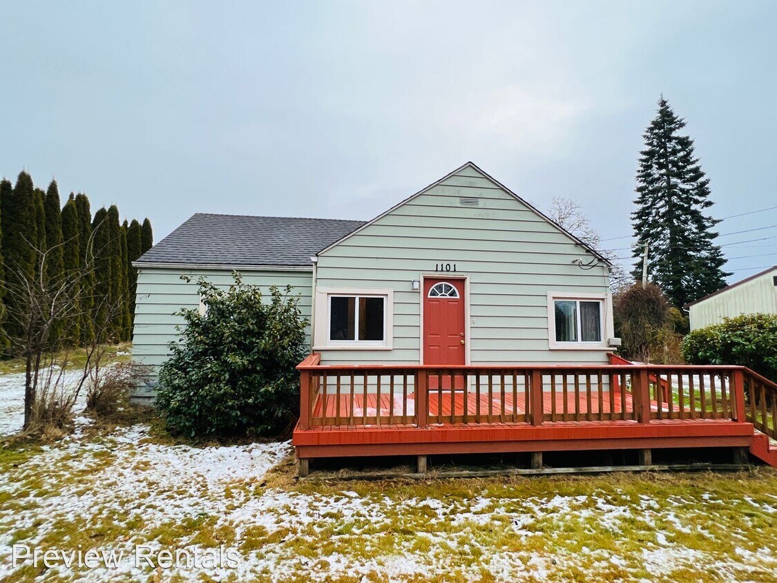 2 br, 1 bath House 1101 N Township Street House Rental in Sedro