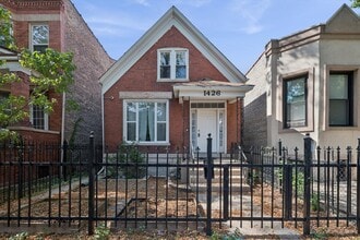 Building Photo - 1426 N Avers Ave