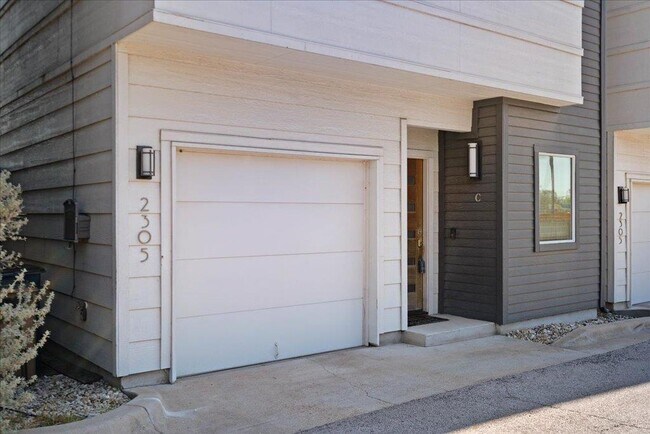 Foto del edificio - 2305 Coronado St