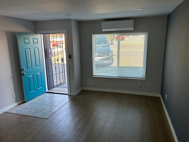 Building Photo - 2503 Glebe Rd
