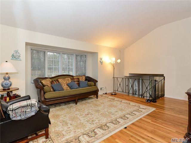 Building Photo - 1154 Glen Cove Ave