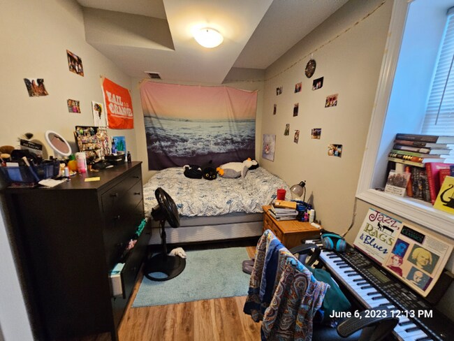 Foto del edificio - 1031 W George St