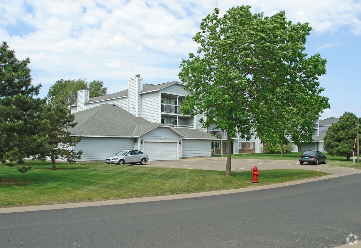 7632 157th St W, Apple Valley, MN 55124 Apartments in Apple Valley