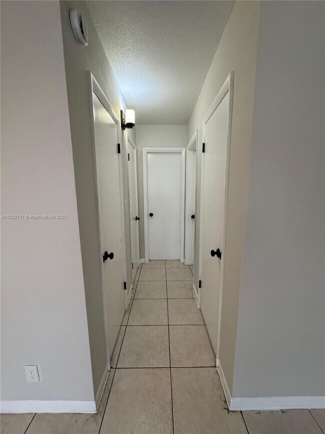 Foto del edificio - 325 NW 15th St