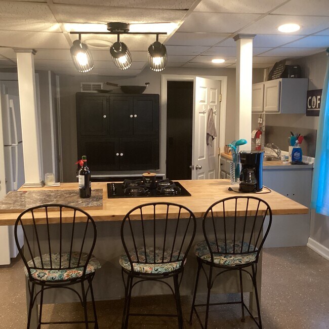 Foto del edificio - 1870 72nd St SW