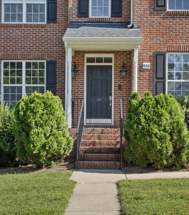 Building Photo - 930 Pristine Ln