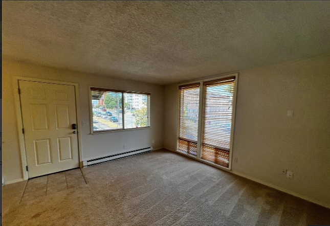 Building Photo - 604 N 3rd St