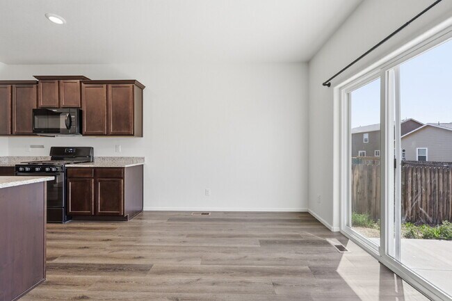 Foto del edificio - $2,295.95,  3 Bed, 2 Bath Home In Co Springs with Fenced in Yard!