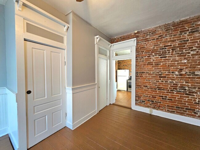 Foto del edificio - 403 Burns Ave