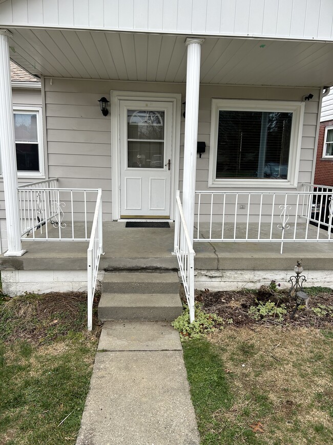 covered front porch - 228 Rockdale St