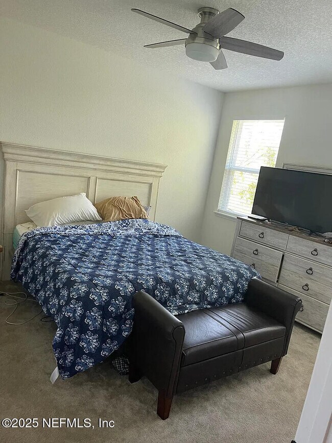 Foto del edificio - 11565 Golden Lake Ln