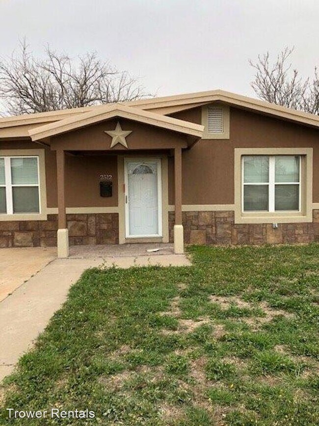 Foto del edificio - 3 br, 1 bath House - 2512 W. 11th St.