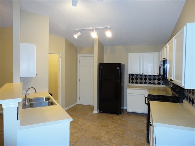 Building Photo - 5624 Grassy Bank Dr