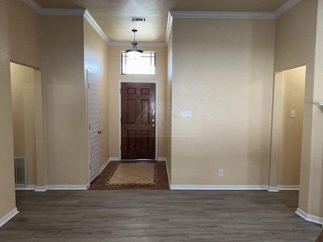 Building Photo - 2509 Lavender Ln