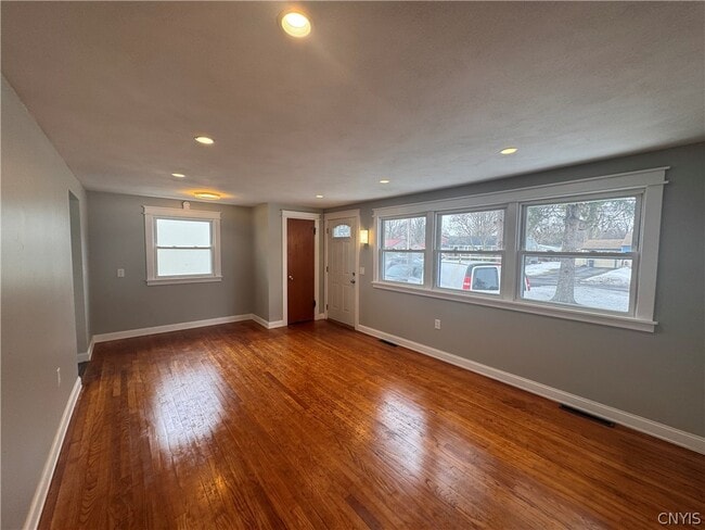 Foto del edificio - 108 Kristin Rd