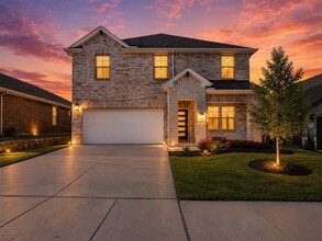 Building Photo - 2211 Gustavus Dr