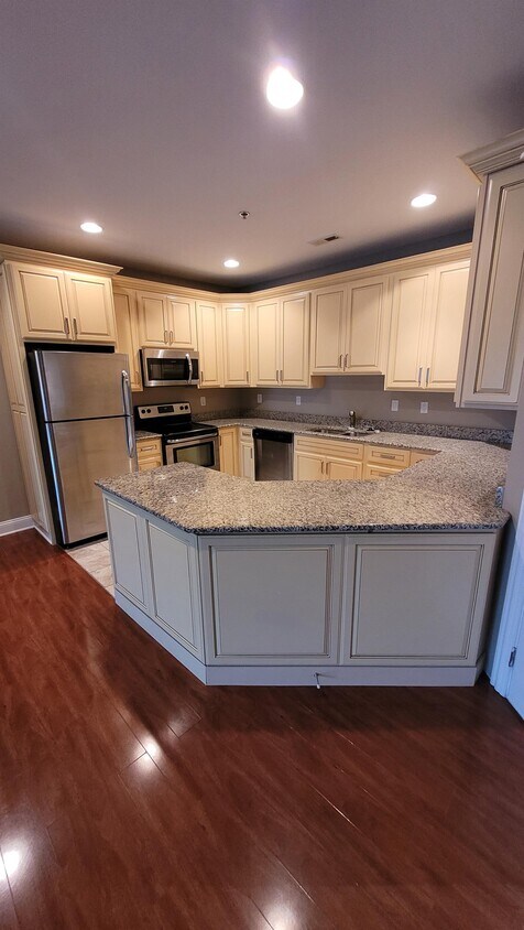 Foto principal - 7512 Lions Gate Pkwy