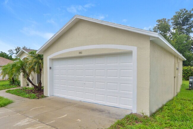 Building Photo - 1061 Pinder St