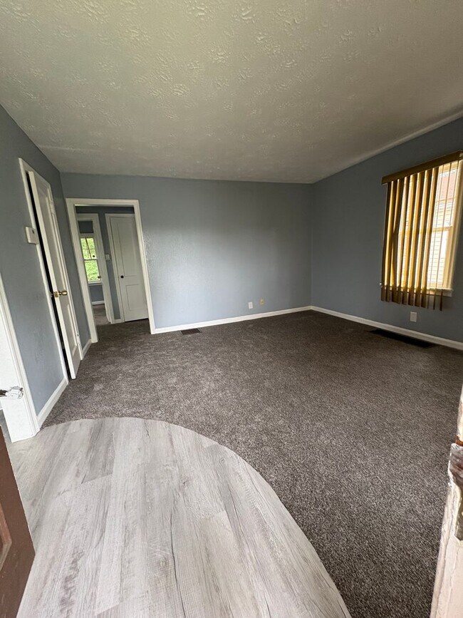 Foto del edificio - 2 Bedroom Home in Dayton