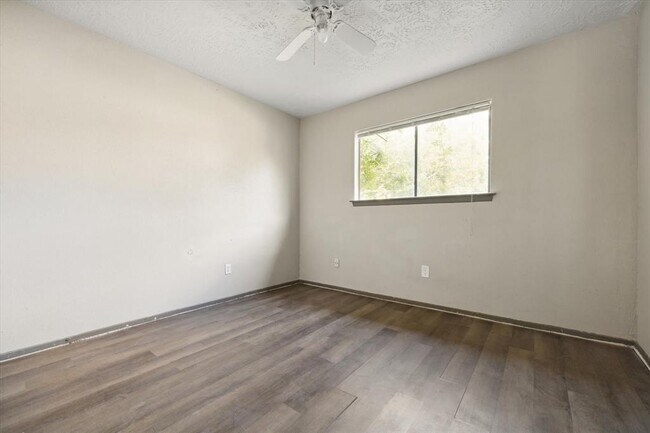 Foto del edificio - 10714 Buffalo Bend Dr