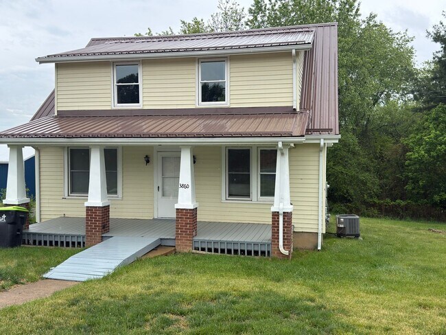 Building Photo - Pulaski, 4BR / 2 BA, available now