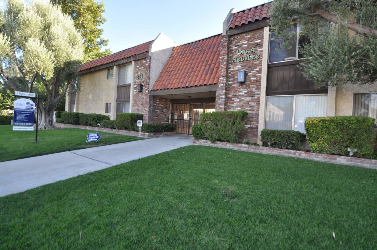 24411 Newhall Ave, Santa Clarita, CA 91321 Apartments in Santa