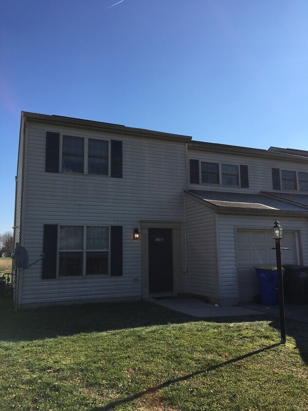Foto principal - 3045 Spectrum Rd