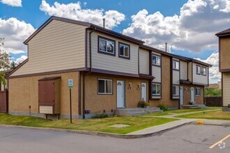 Building Photo - Cavell Ridge Townhomes