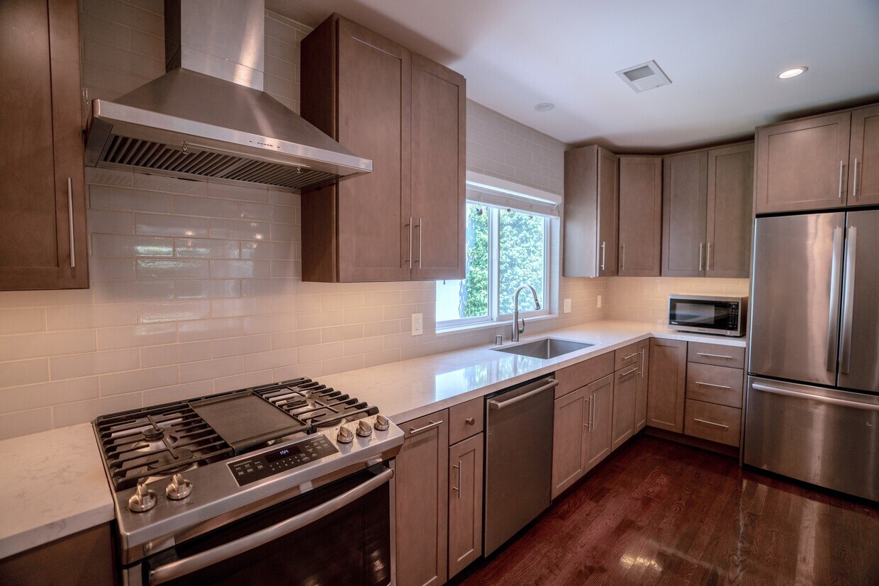 Foto principal - 1223 Howard Ave