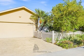 Building Photo - 1508 Lakeside Ln