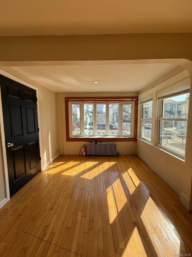 Foto del edificio - 221-29 106th Ave