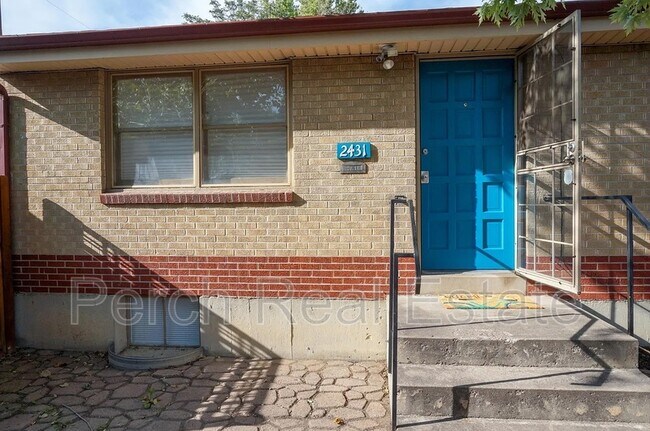 Foto del edificio - 2431 Grove St