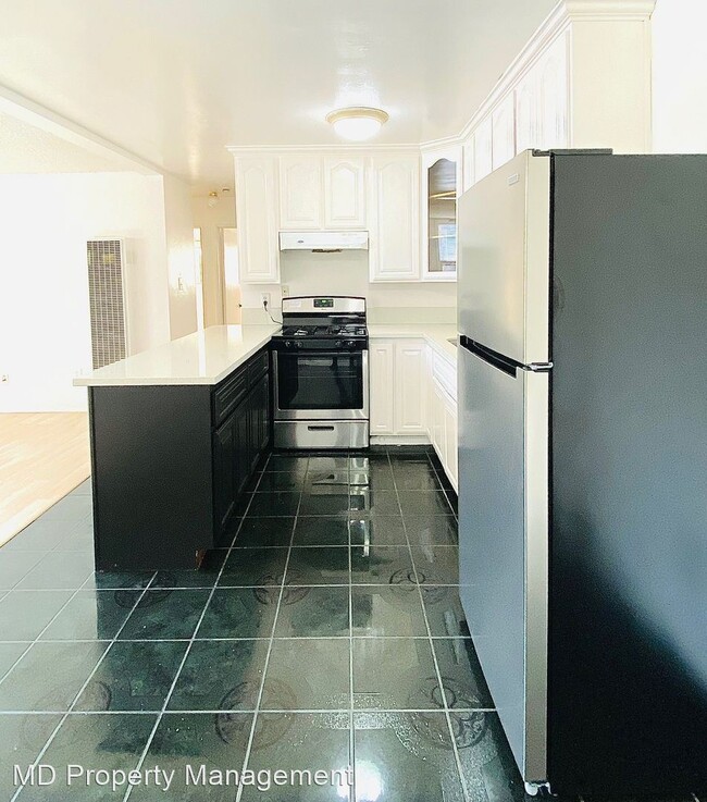 Building Photo - 2 br, 1 bath House - 3265 Santa Fe Ave. #61