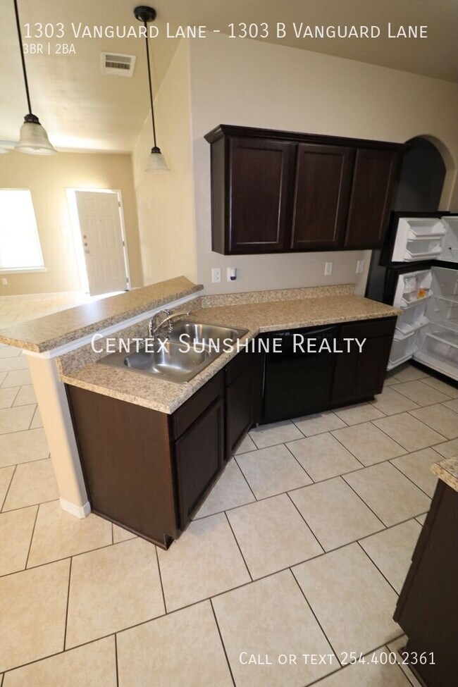 Foto del edificio - 1303 Vanguard Ln