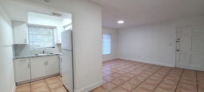 Foto del edificio - 7851 Dunham Blvd