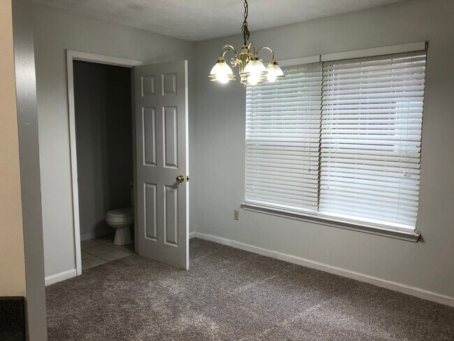 Building Photo - 665 Sherard Cir