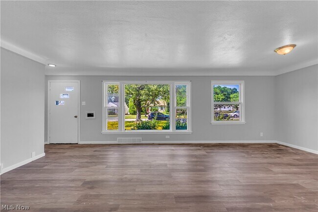 Foto del edificio - 18304 Garden Blvd