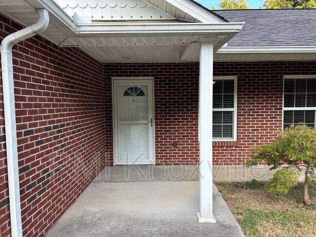 Photo - 5960 Parkdale Rd House