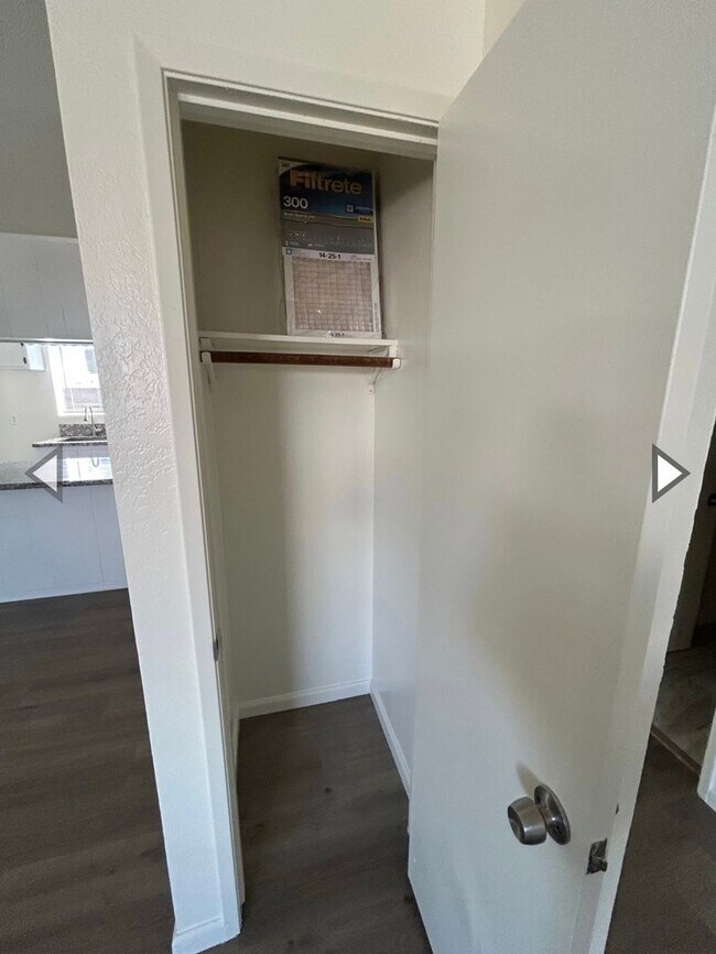 Foto del edificio - 1110 W Chestnut St