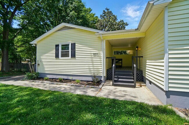 Foto del edificio - (Coming Soon) Renovated Gem in Gastonia with Walkout Basement & Spacious Backyard