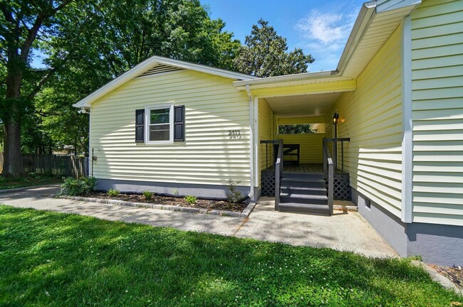Building Photo - Renovated Gem in Gastonia with Walkout Bas...
